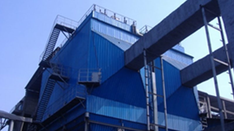 RTO设备主要由燃烧室、热交换器、催化剂和控制系统组成。其工作原理如下：